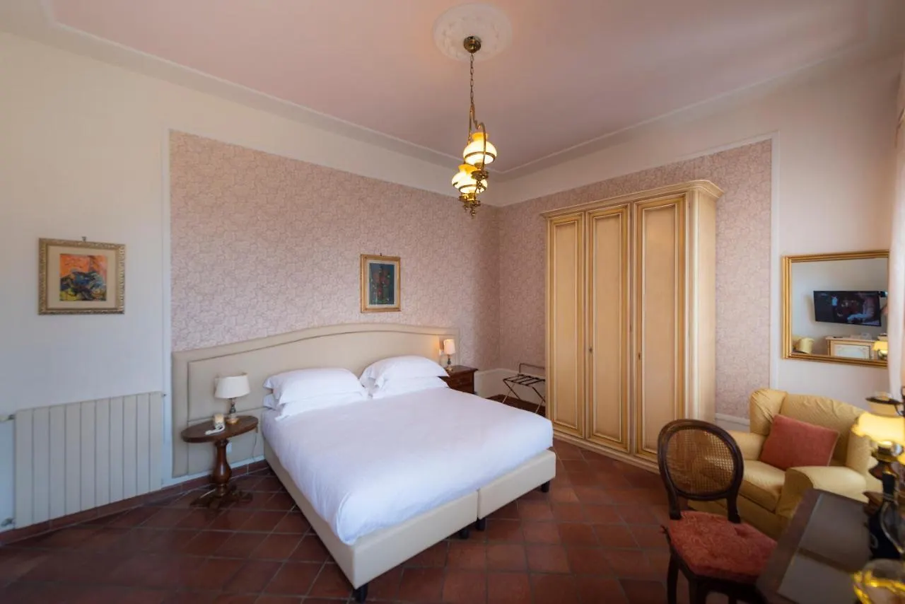 Villa Scacciapensieri Boutique Hotel Siena 4*,