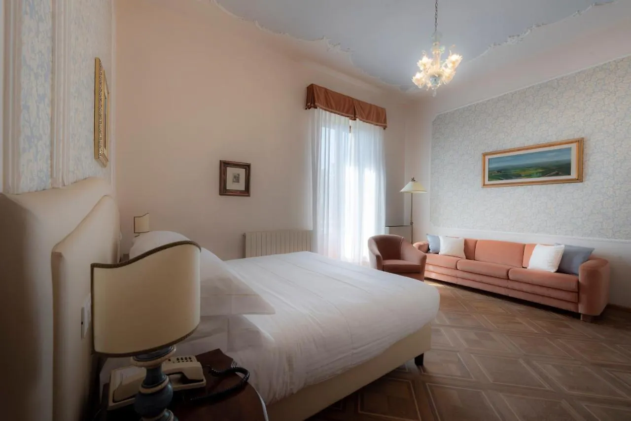 Villa Scacciapensieri Boutique Hotel Siena 4*,